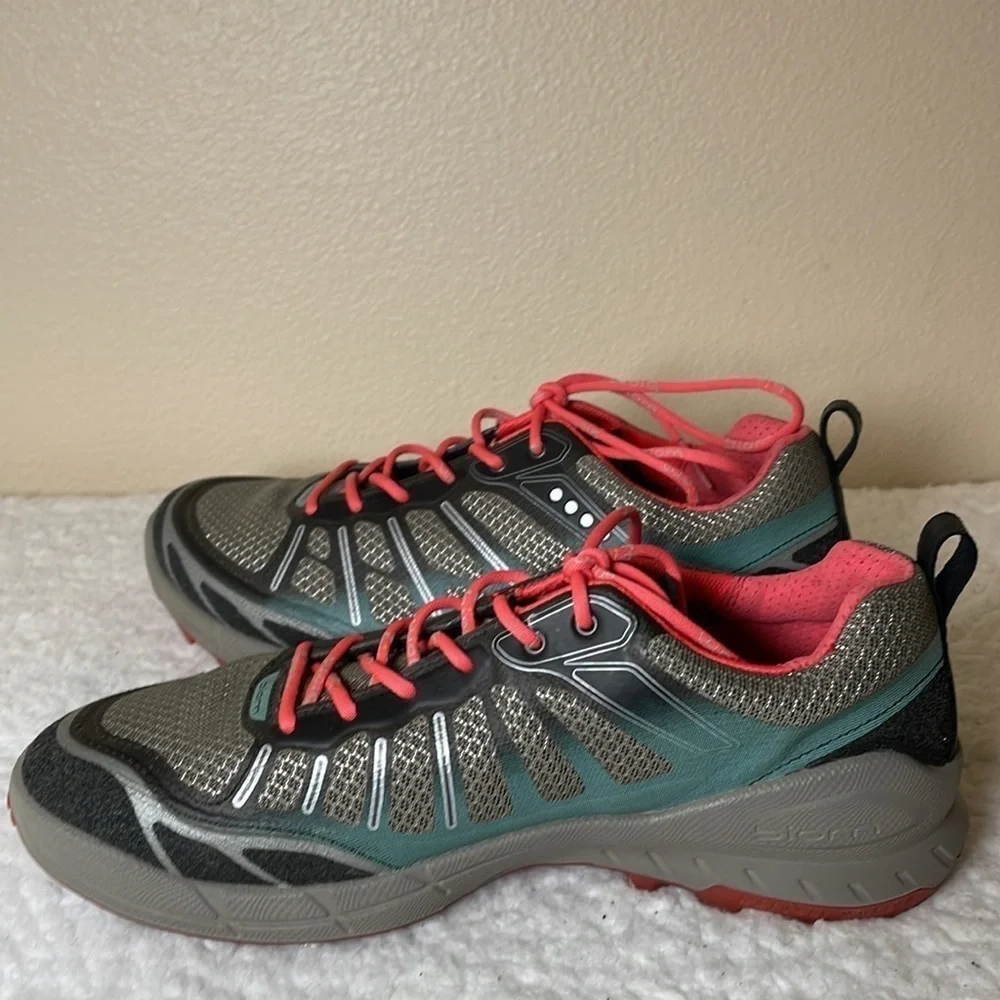 Ecco Biom Sneakers Size 37